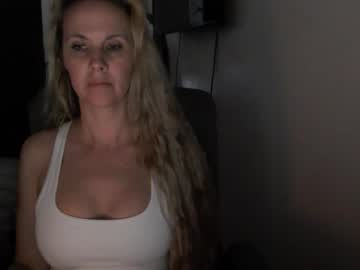 love_on_'s chat room