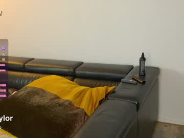 _taylormoon's chat room