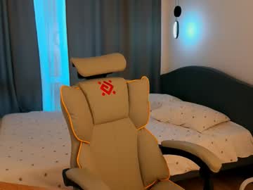 milla_bellaa's chat room