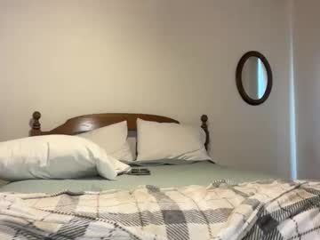 ellalowe's chat room