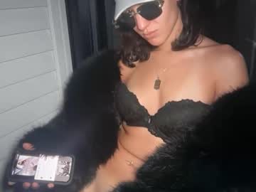 vanna_dances's chat room