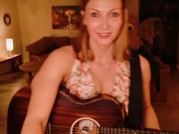 kaileeshy's chat room