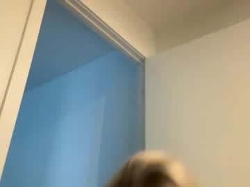 lightbluepufferfish's chat room