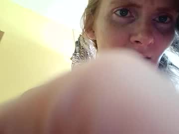 stickyredfunsize's chat room