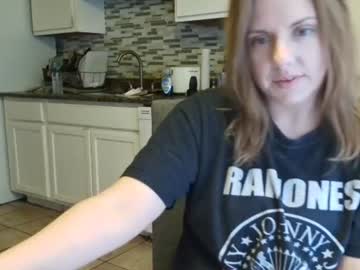 tinywithtiddies's chat room