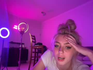 chloeros3e's chat room