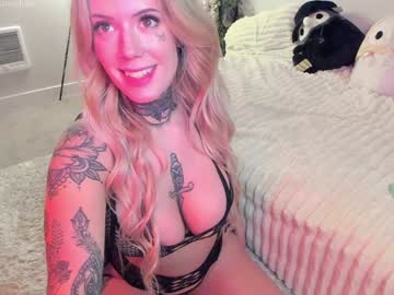 xlunaskye's chat room