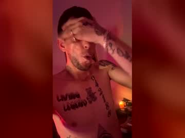 whiteboiiandhisbitch's chat room