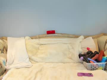 eatmygingersnapps's chat room