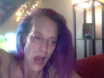 love_blooms's chat room