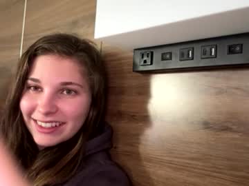 deepthroatqueen33's chat room