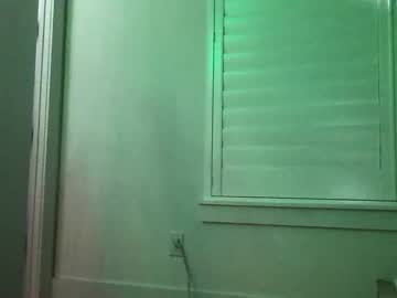 ella_hill's chat room