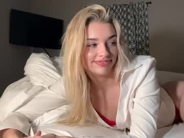 ellalowe's chat room