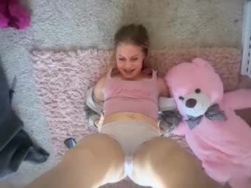 lunarose17's chat room