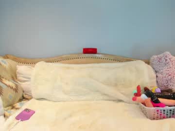 eatmygingersnapps's chat room