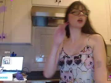 lilygracexoxo's chat room