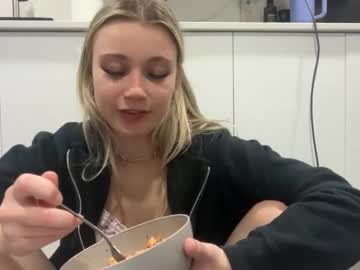 lanademira's chat room