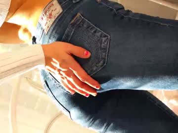 sunluscious's chat room