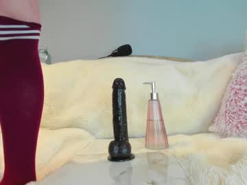 eatmygingersnapps's chat room