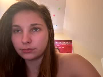 deepthroatqueen33's chat room