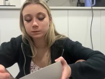 lanademira's chat room