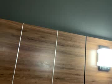 deepthroatqueen33's chat room