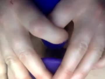 astridafterdark's chat room