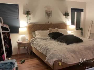 phoenix_taylor's chat room