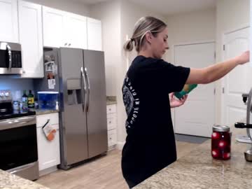 holihurricane's chat room