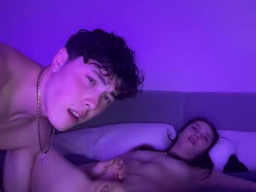 fellowyellow420's chat room