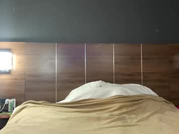 deepthroatqueen33's chat room