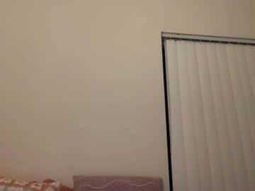 tinytittytia's chat room