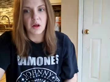 tinywithtiddies's chat room