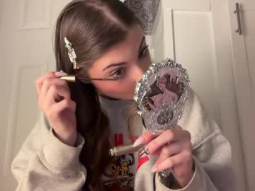 fantasyella's chat room