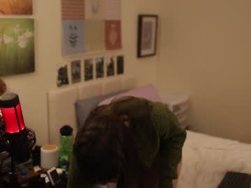 ellynaomi's chat room