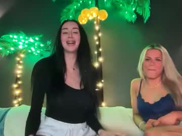 ella_hill's chat room