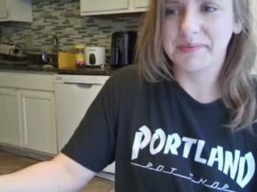 tinywithtiddies's chat room