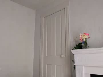 sunluscious's chat room