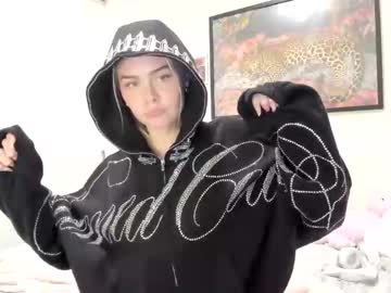 ariah_is_blonde's chat room