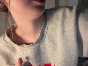 fantasyella's chat room