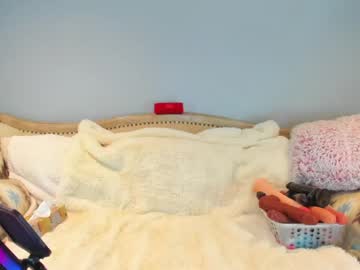 eatmygingersnapps's chat room