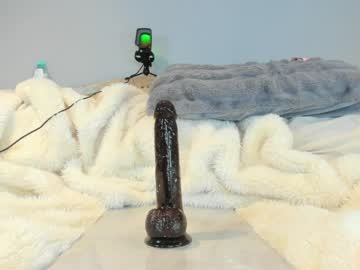 eatmygingersnapps's chat room