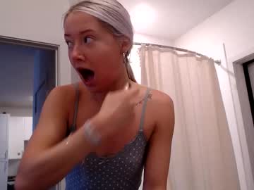 lilyyymonroee's chat room