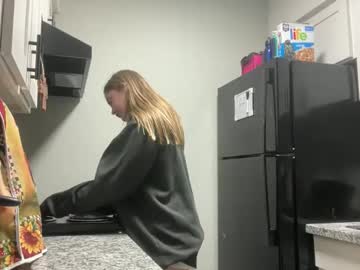 twinfl4m3ss's chat room