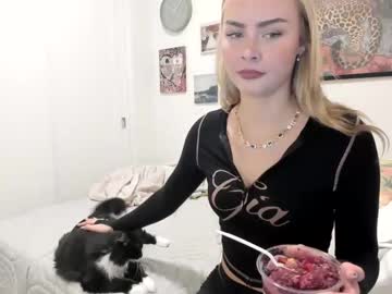 ariah_is_blonde's chat room