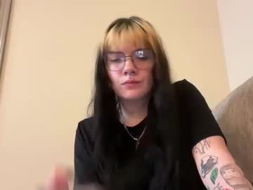 irissweets's chat room