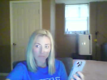 bubblesxxx615xxx601's chat room