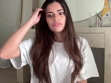 poutyselena's chat room