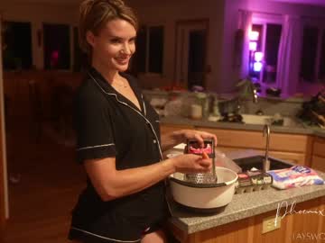 phoenix_taylor's chat room