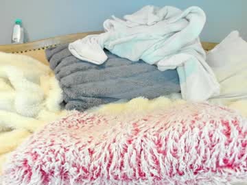 eatmygingersnapps's chat room